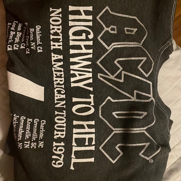 AC/DC - Picture 1 of 2
